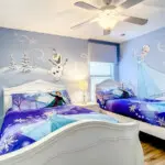 Frozen-themed twin bedroom for young fans