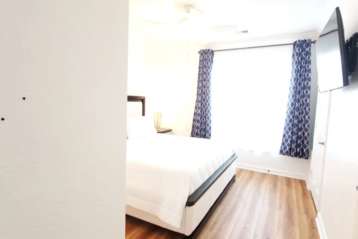 Our cozy Master Bedroom with King Sized Bed