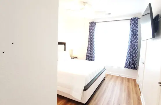 Our cozy Master Bedroom with King Sized Bed