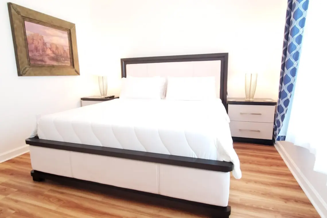 Our cozy Master Bedroom with King Sized Bed