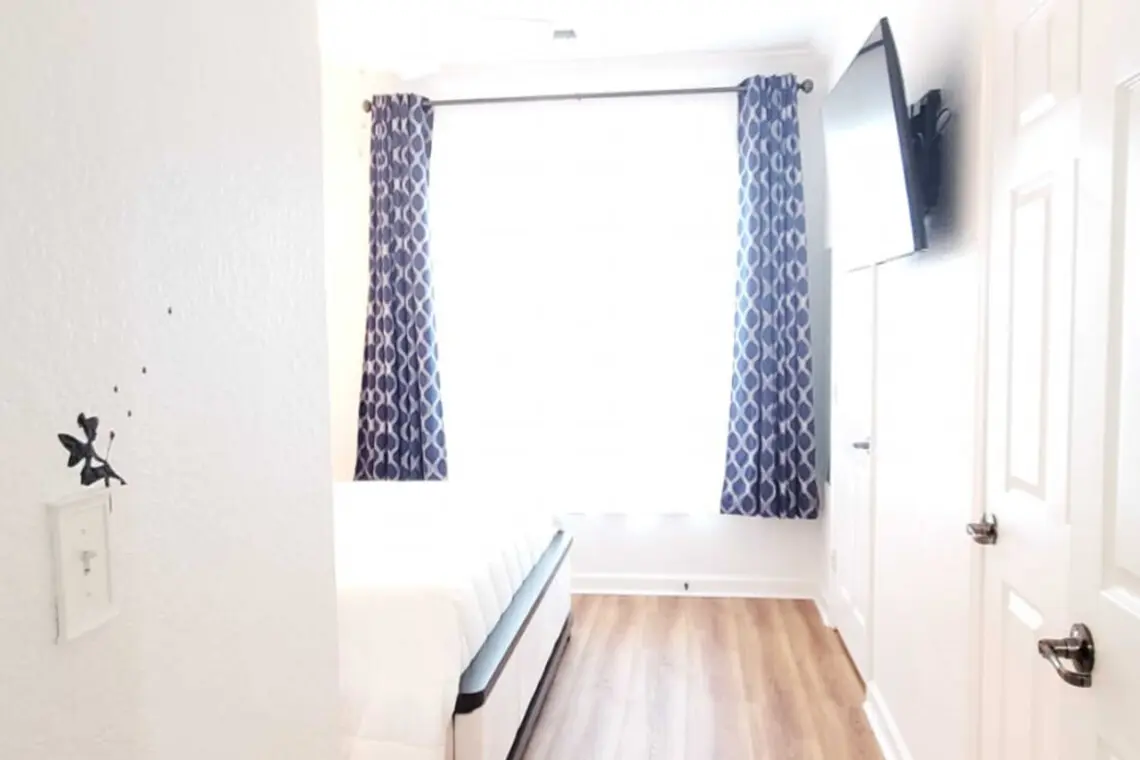 Our cozy Master Bedroom with King Sized Bed