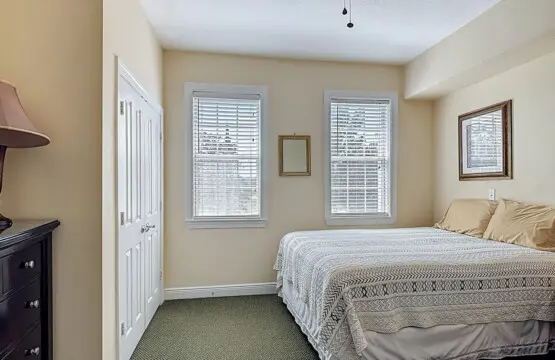 Bedroom with 2 Full Beds