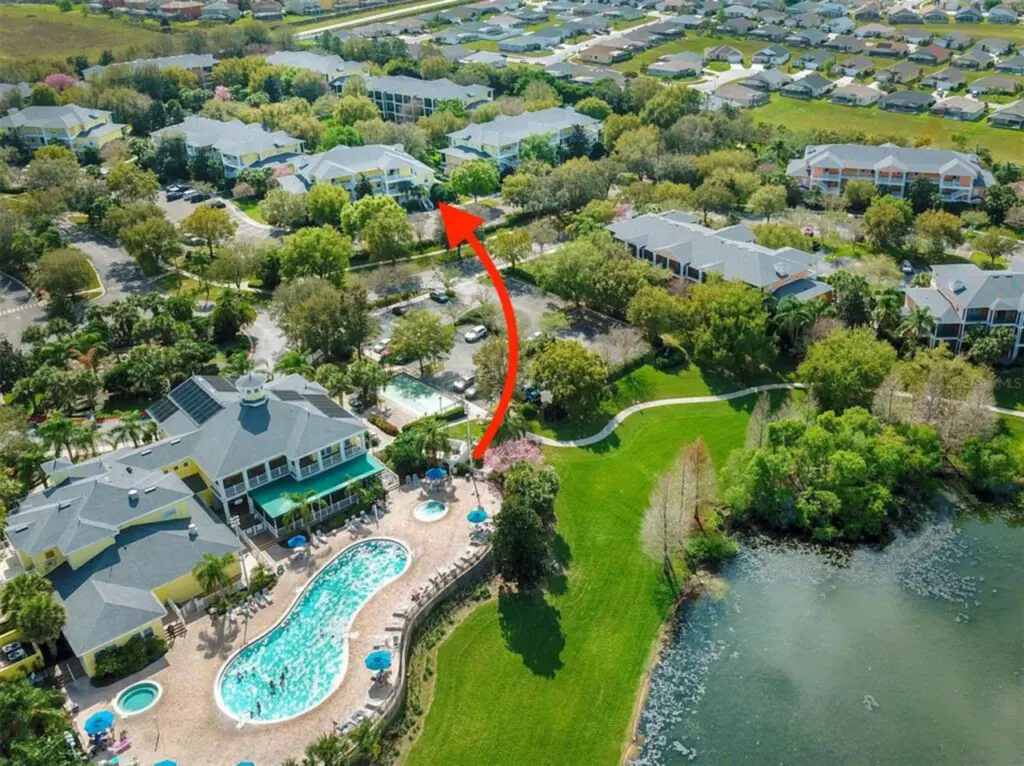Aerial View, Distance from the pool
