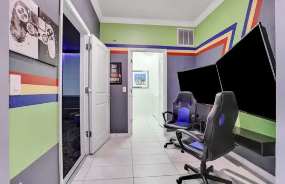 Gaming chairs with dual screens setup
